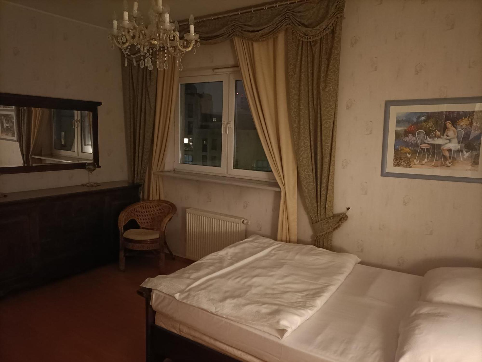 Babka Wiezowiec Noclegi Varşovia Exterior foto