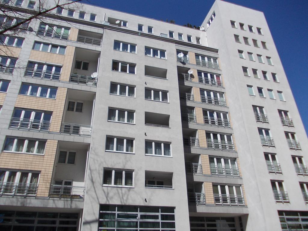 Babka Wiezowiec Noclegi Varşovia Exterior foto